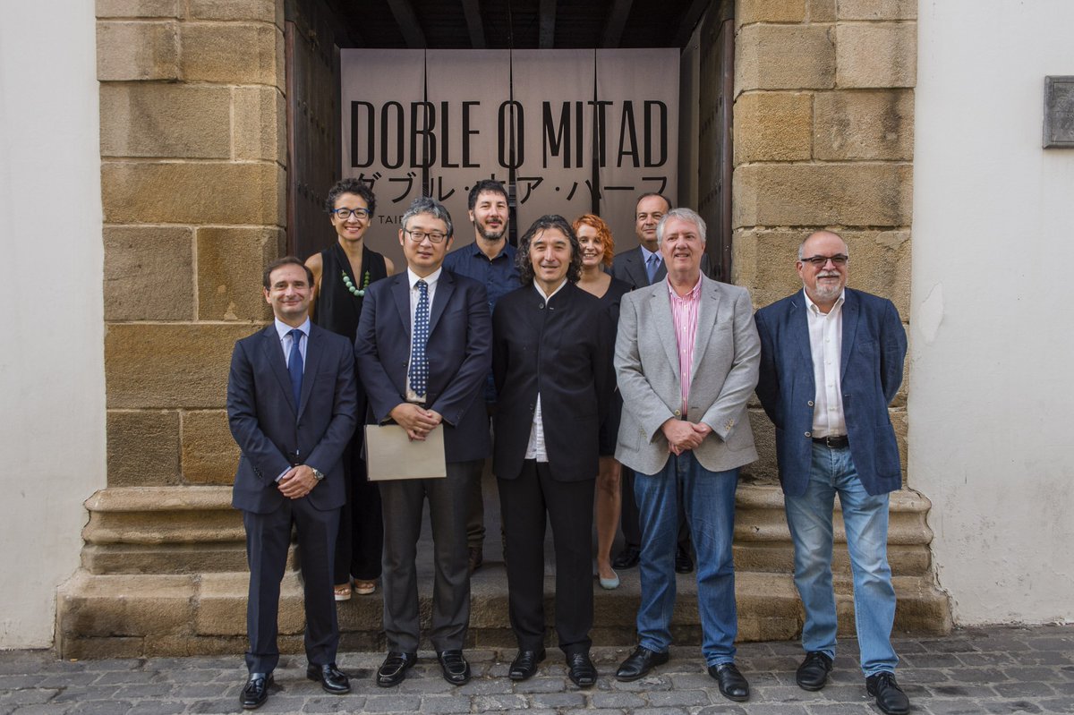 CAAMGranCanaria's tweet photo. Muchas gracias a los medios de comunicación que nos visitaron hoy en la presentación de la exposición 'Doble o mitad' del artista hispanojaponés #JinTaira, que inauguramos este jueves, a las 20:30, en el #CAAM.  
📸https://t.co/3fxXAOWQmz https://t.co/pfwN7xfXQE