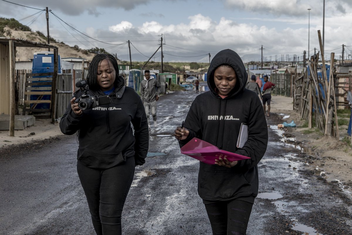 ehwoza's tweet photo. #Ehwoza shoot day 01 - 2018. High school learners from @IkamvaYouthSA engaging #enkanini residents around issues of #TB #DRTB and #HIV coinfection through #Filmmaking and #PublicEngagement. 

@CIDRI_Africa @NRF_SAASTA @FabAcademic @UCTIDM @wellcometrust @mmru_uct @UCTHealthSci https://t.co/Mx5dAMlQgJ