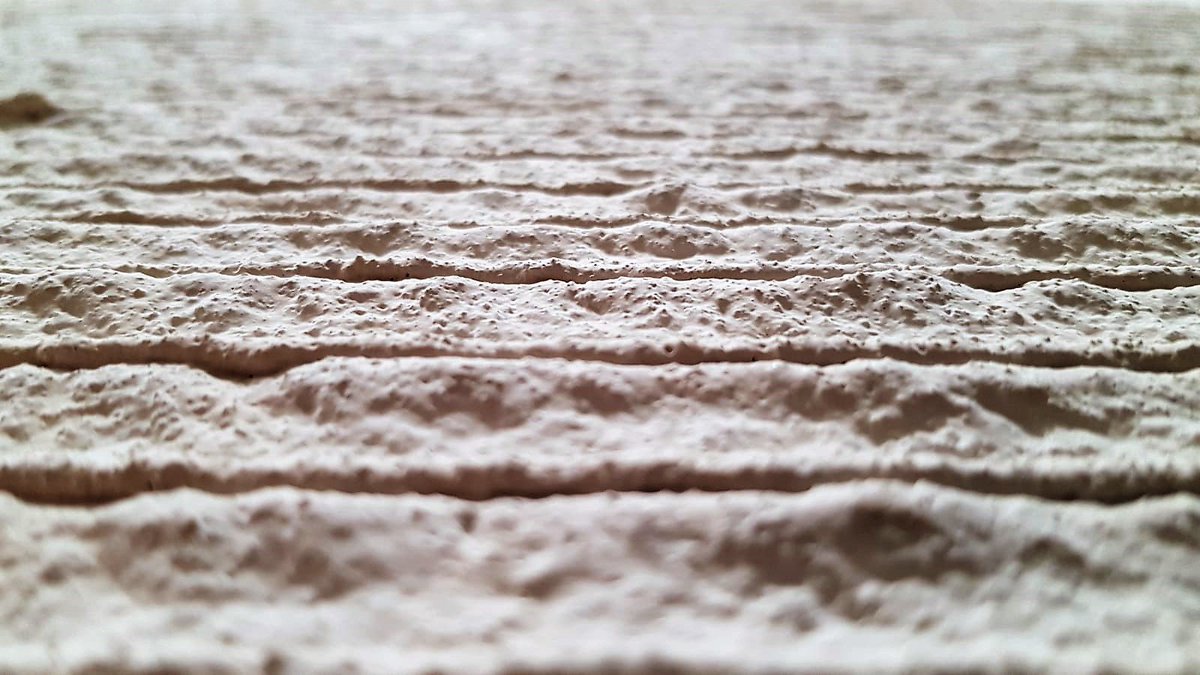 It's a new dawn | It's a new day | It's a new life | Close-up look of a 3Dprinted wall in the Saudi desert. This country has the goal to deliver 1.5 mln houses in 2030 and should be accomplished by innovative technologies. This look might become the new standard for houses in SA!