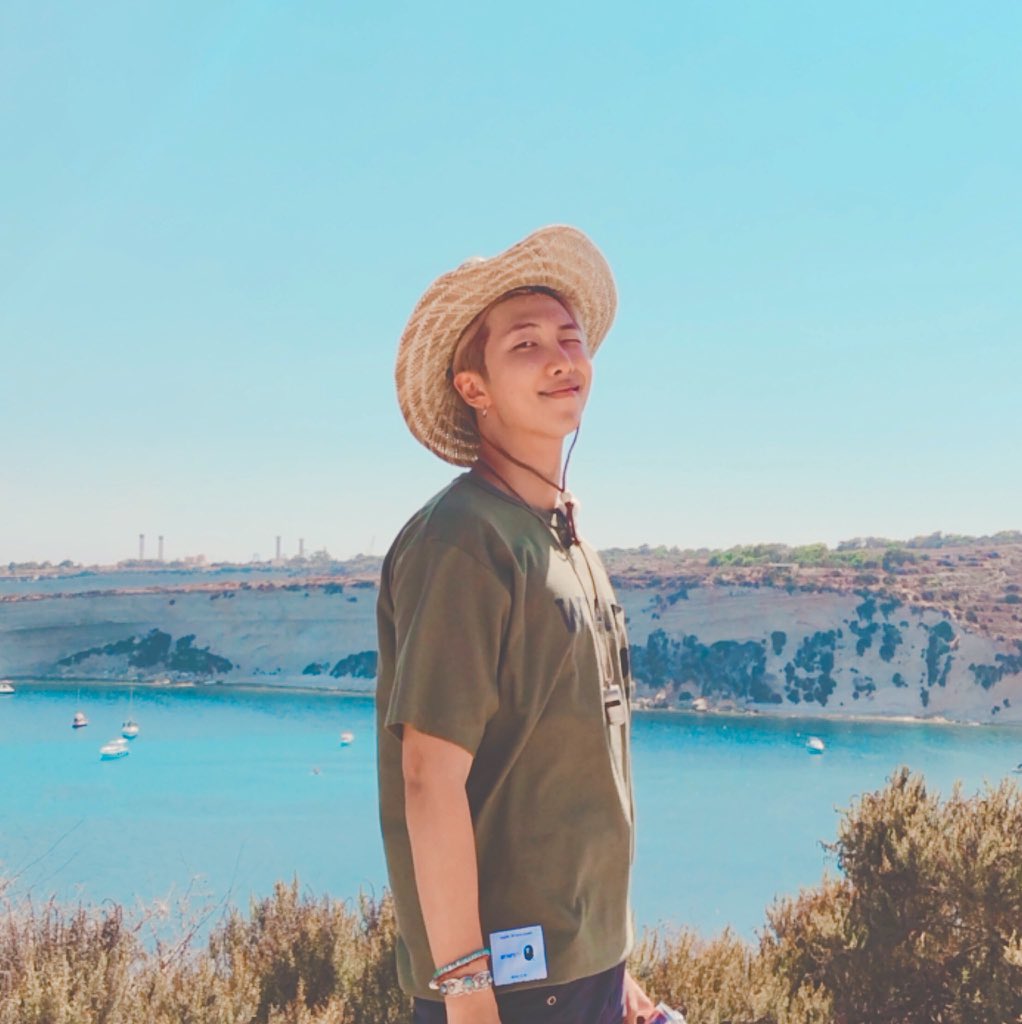 blithe_smiles's tweet photo. + you showers you with so much love (all of which you deserve)!!!!! Have a beautiful day Namjoon!!! Stay healthy!

You are a great leader that deserves much love!!! Thank you, Namjoon and @BTS_twt for helping me truly love myself! 💜

#BTS #HappyRMday #RMGalaxyDay #NamjoonxArmy https://t.co/J2lTelCTqu