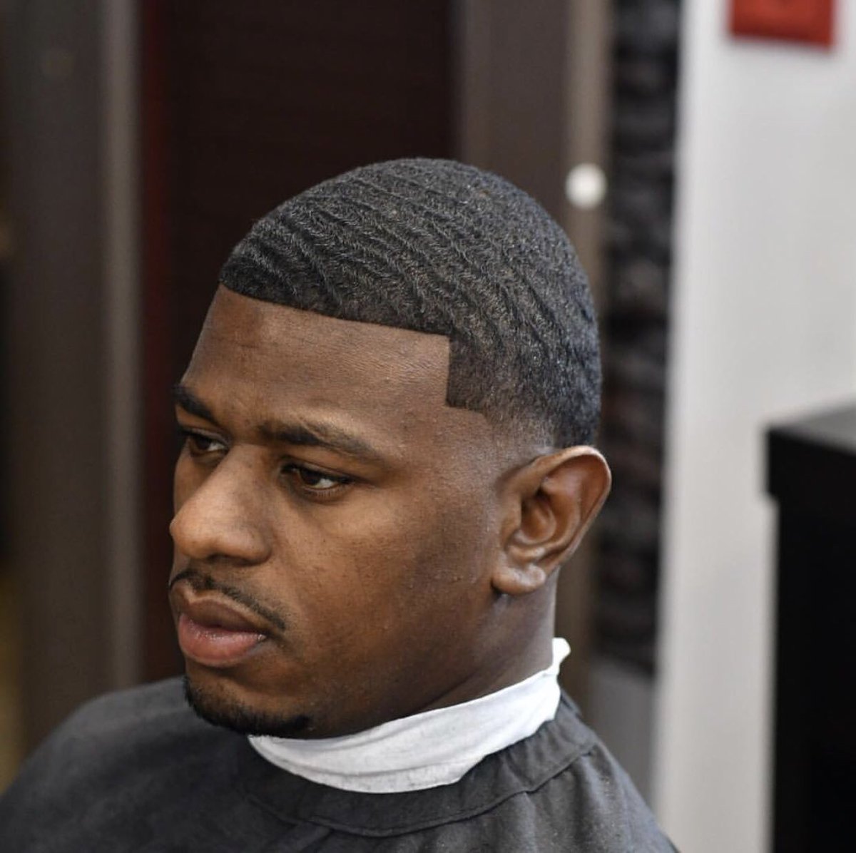 TheLynkUp's tweet photo. Seasick at 9:32 a.m. #wavywednesday #barbering #goals #thelynkup #thelynklife 📸: @fye_cuts https://t.co/RT1yaHWikB