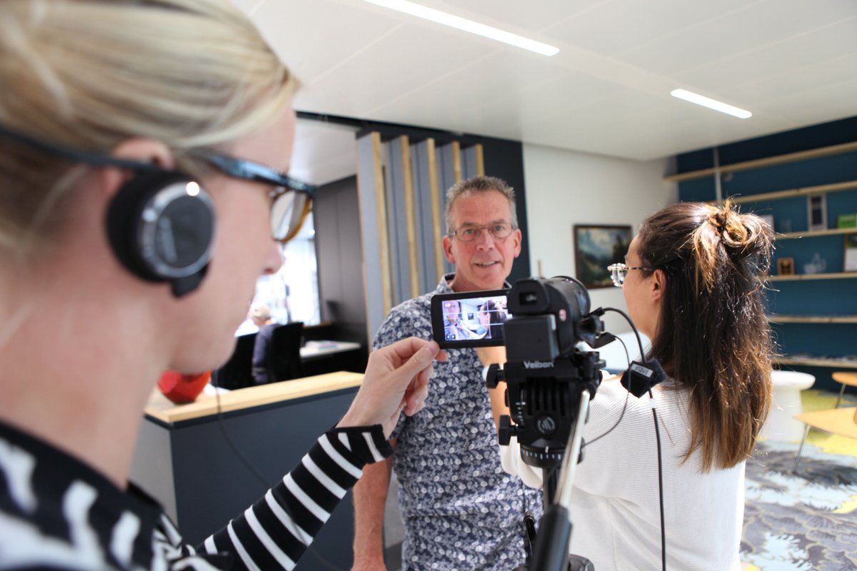 Young Heembouw | Als je al 37 jaar bij @heembouw werkt, mag je best in de picture staan! Vorige week had ik 8 collega's voor mijn camera waarvan de young heembouwers veel kunnen leren! Volgende ons tweede event, ik heb er zin in!