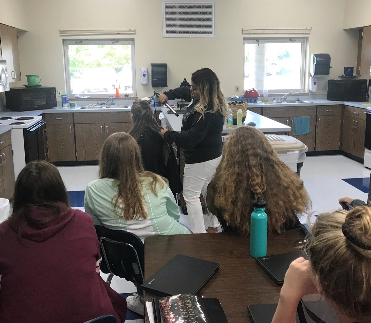 Our WIN girls group is learning all about trendy hair styles today! A big THANK YOU to Sara from The Color Bar! 💇🏼‍♀️ <a href="/MHJuniorHigh/">MHJH</a>