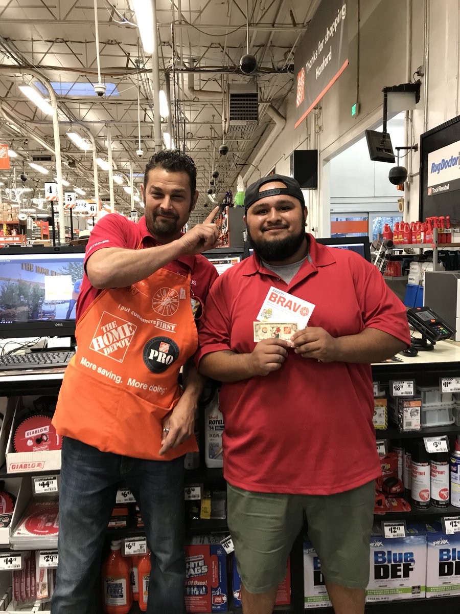 RaymondJVicha's tweet photo. Great job to Juan my delivery’s associate for fixing a safety issue @mpo3p3 @CarlosJ559 @damonbever327 @LKnappD327 https://t.co/PN3O1WFtTq