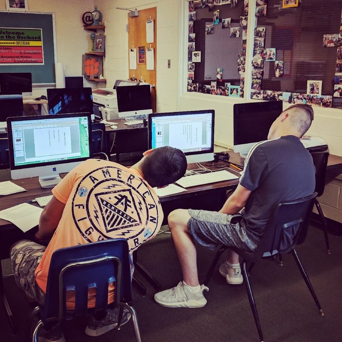 gowestville's tweet image. Trying to figure out PowerPoint layout. #ComputerConcepts #Freshmen