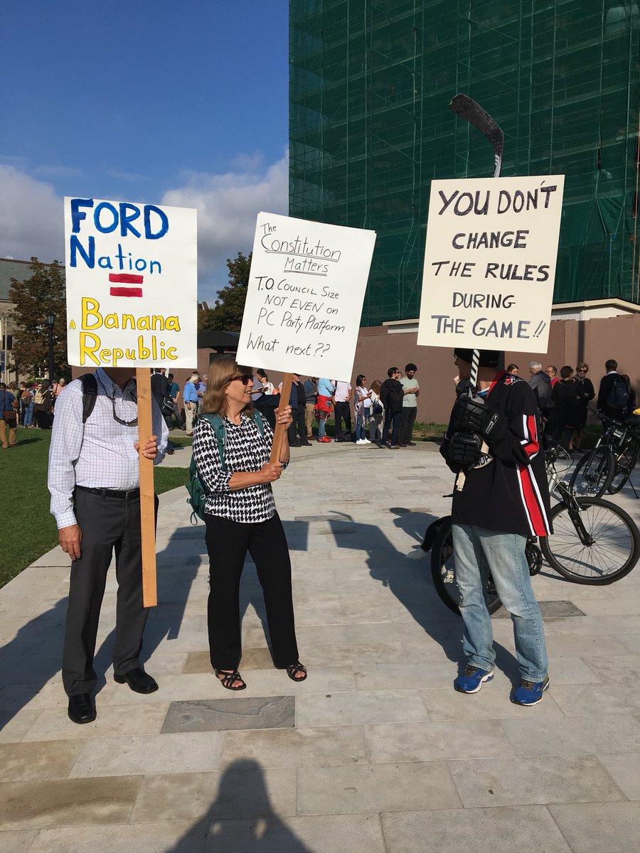 DonCurran19's tweet photo. Hundreds are gathered at Queen’s Park right now to “stare down” Premier Doug Ford in the legislature over his invoking of the “notwithstanding clause” in regards to Bill 5 - an act to reduce the size of Toronto Council. https://t.co/FtKtwMRAmv