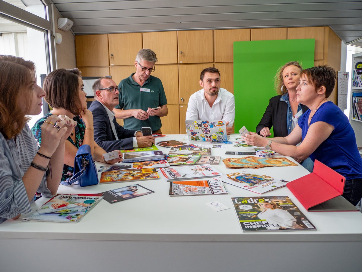 ARGOplay_'s tweet photo. Hier, @SnapPress_ a commencé son #TourdeFrance de l'#AR chez son partenaire #ICONES. + de 100 participants autour d'ateliers et démonstrations sur la #RéalitéAugmentée pour sublimer l'#imprimé ! Nos partenaires ont du talent! #MERCI #ontheroad #printisnotdead #startuplife https://t.co/4ojlPB1Lh4