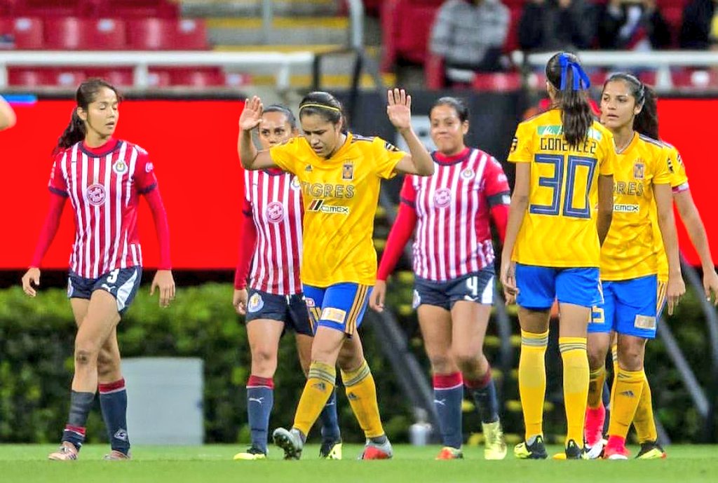 Quiero ofrecerle una disculpa a la afición de @TigresFemenil por el incidente que hubo por las circunstancias del partido. También a mis compañeras y cuerpo técnico. Nosotras debemos poner el ejemplo del juego limpio. Seré más tolerante ante estas situaciones!!