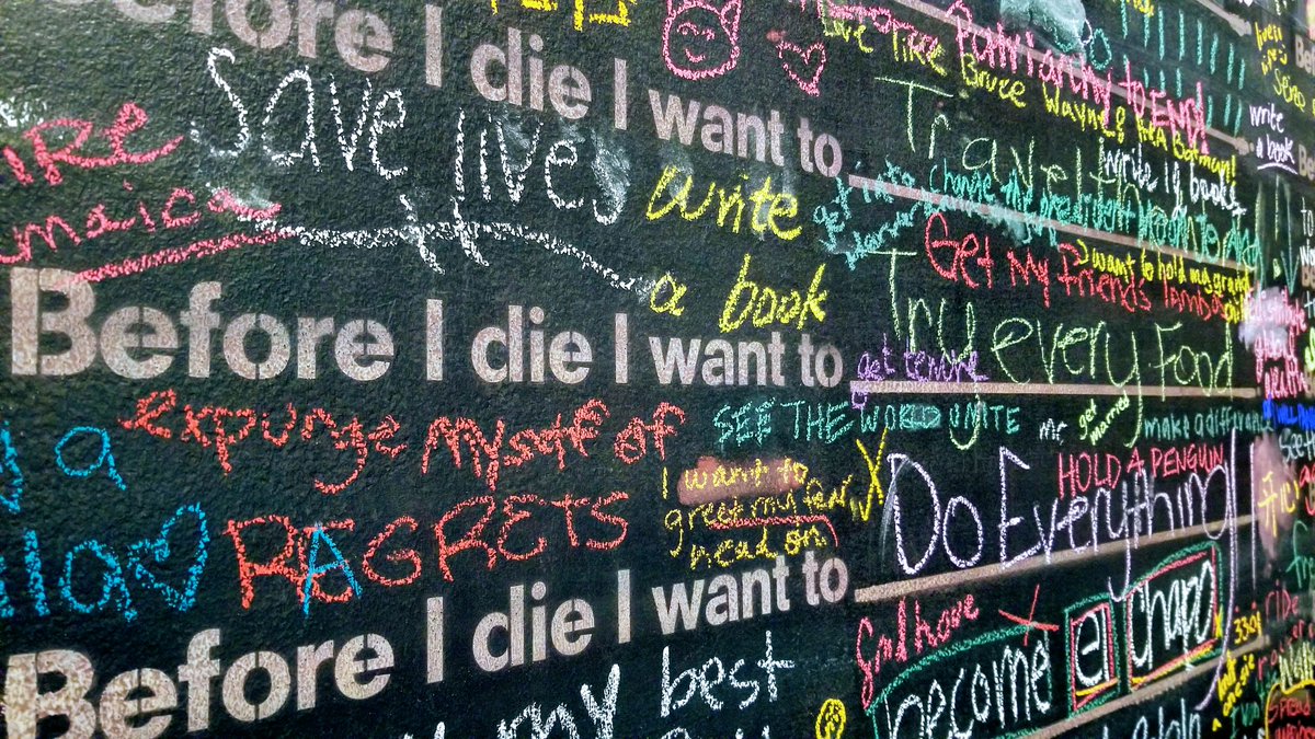 axielyb's tweet image. #BeforeIDieIWantTo get tenure. #Academia #ERCchat