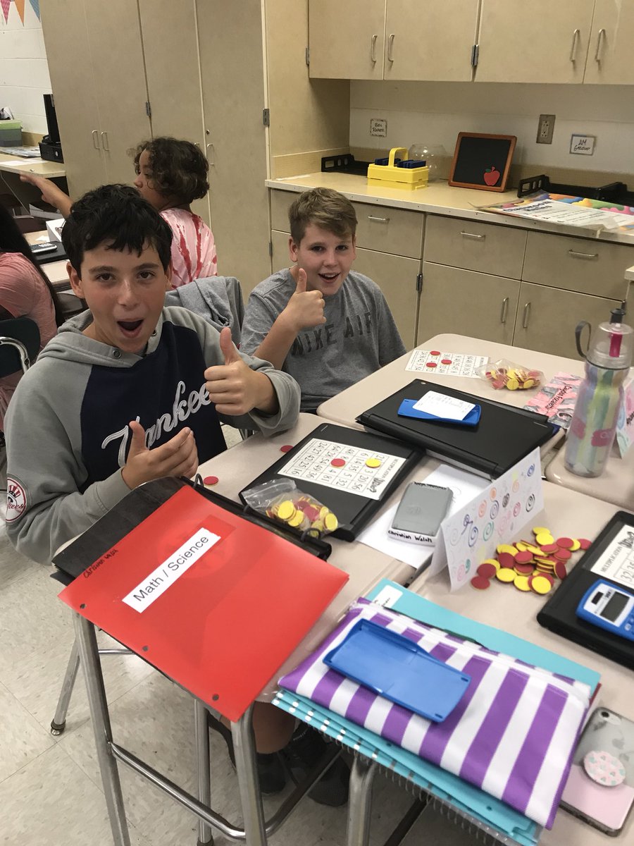 MrsMillerS6F's tweet photo. Students reviewing math skills with a game of Quizmo! #fmslearns https://t.co/YKvsEpeMJb