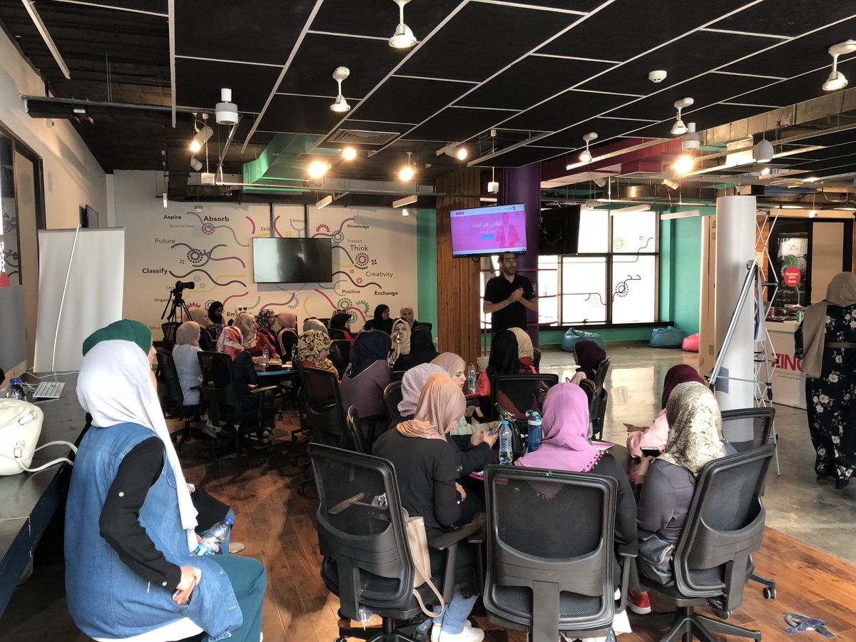 ZINCJordan's tweet photo. جولتنا في المحافظات تعنى بتعريف النساء عن " ستات بيوت " و كيفية عملنا
بالإضافة لوصل النساء ( الأعضاء ) مع أصحاب عمل للتقديم على وظائف وفرص عمل من المنزل.
كما نعمل أيضاً على خلق منصة لإظهار إبداعات النساء والمنتوجات التي يتم صنعها بالبيوت.
@SitatByoot
#ZINCSS https://t.co/c00Oq38Pqe