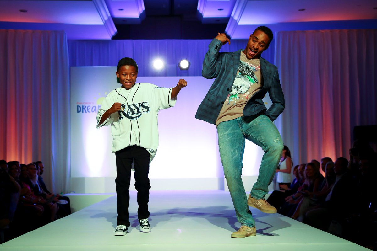 RaysCommunity's tweet photo. Fan voting for the Roberto Clemente Award is still open! Last month, Mallex walked the runway with Jhorden at #RaysOnTheRunway18! This year's event raised $115,000 for the @ChildDreamFund to make more kids' dreams come true!
VOTE #MallexEffect // https://t.co/lOQeUesxXF https://t.co/TFYGB2R09v