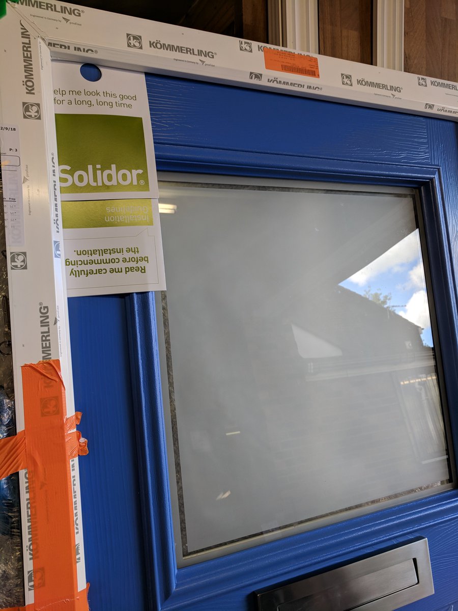 Prescot_Windows's tweet image. Our new Stirling @SolidorLtd arrived today in Cobalt Blue.  This great new addition to the Solidor range will sit front and centre of our new showroom display. With its high tech @Winkhaus Av2-B wireless locking system and @UltionLock setting it apart from the rest!