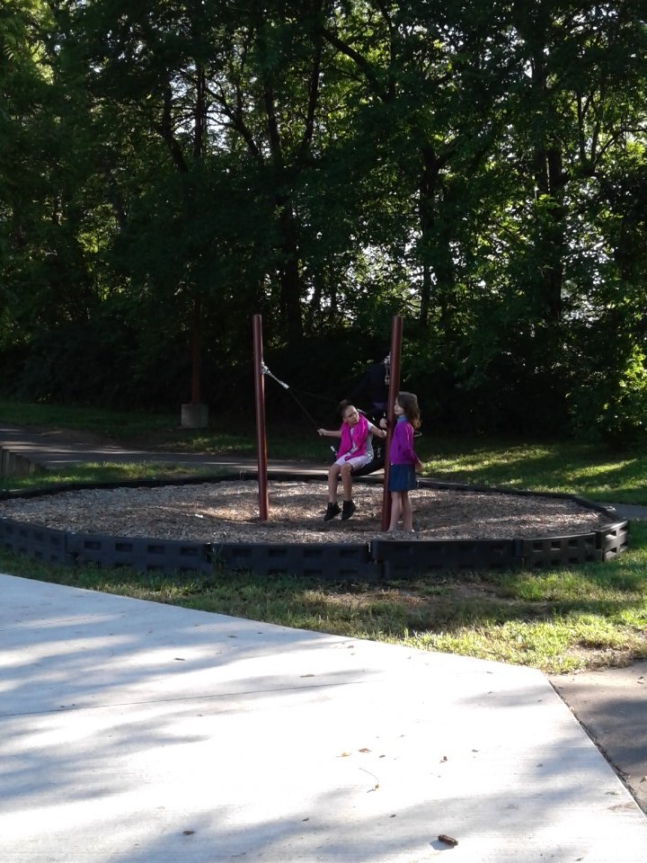 Forney4th's tweet photo. Beautiful day for recess at Compass! @MrCTaylorHMC @sgraff_ITS @CompassHMC1 @adatschefski https://t.co/s4z8BFb20i