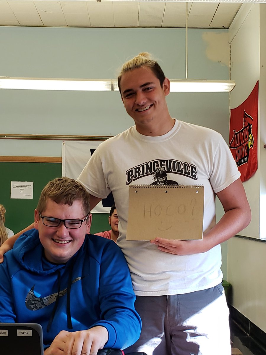 devin_cendejas's tweet photo. Too bad he said no.... #HOCO2018 #princespride #homecomingfail https://t.co/64qh9WQrBY