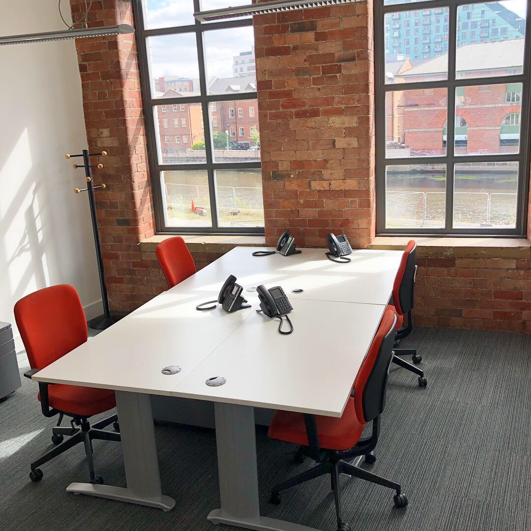 BrackenBusCtrs's tweet photo. Look at this beautiful office currently available @CallsWharfLeeds - Suite 5 is a brilliant ground floor workspace with room for a maximum of 6 desks. Please send an email to hello@brackenbc.com for more info 👍🏼 https://t.co/tbkrLNptHh