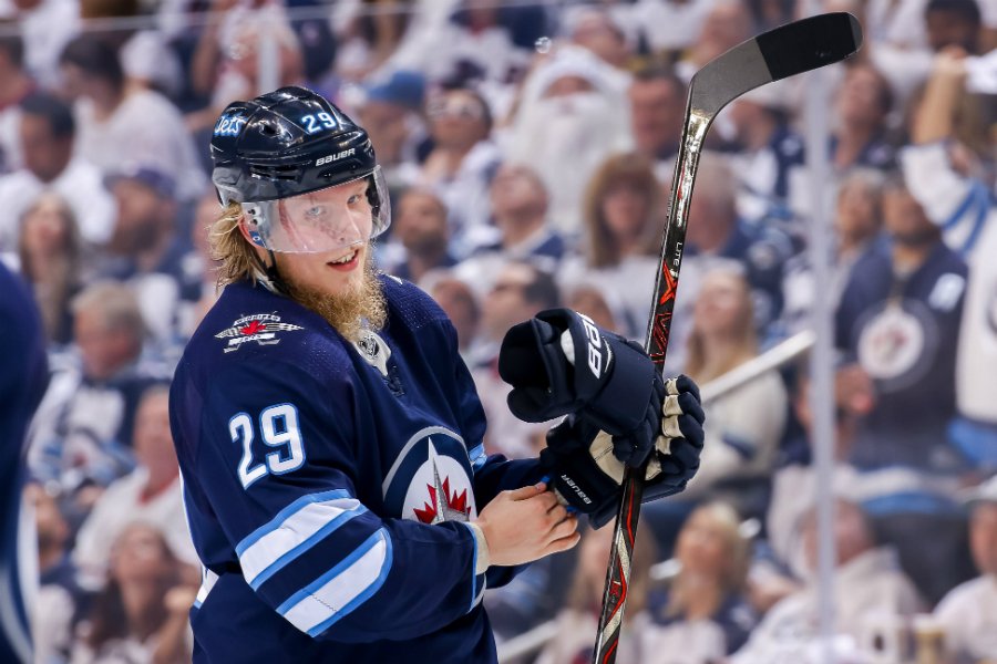 Who will win the Rocket Richard Trophy this year? I break down my top 10 candidates, led by the greatest teenage goal-scorer in hockey history, Patrik Laine: 

thehockeynews.com/news/article/t…