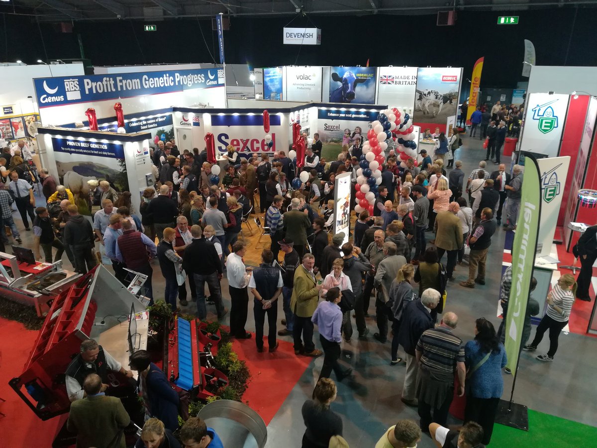 pjspencerABC's tweet photo. Sexcel celebration 1 year on at the Genus ABS stand #GenusABS #Sexcel1year #ProfitFromGeneticProgress https://t.co/49htLmMChb