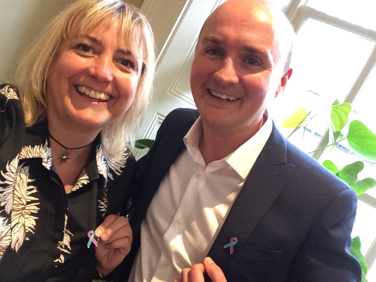 Thanks <a href="/JohndePury/">John de Pury (he/him)</a> <a href="/UniversitiesUK/">Universities UK</a> - was really good to speak with you around #TheYellowBook &amp; the 1st personalised #Wellbeing resource for <a href="/uniofleicester/">University of Leicester</a> - great to hear about the suicide awareness work &amp; proud to wear the safer badge