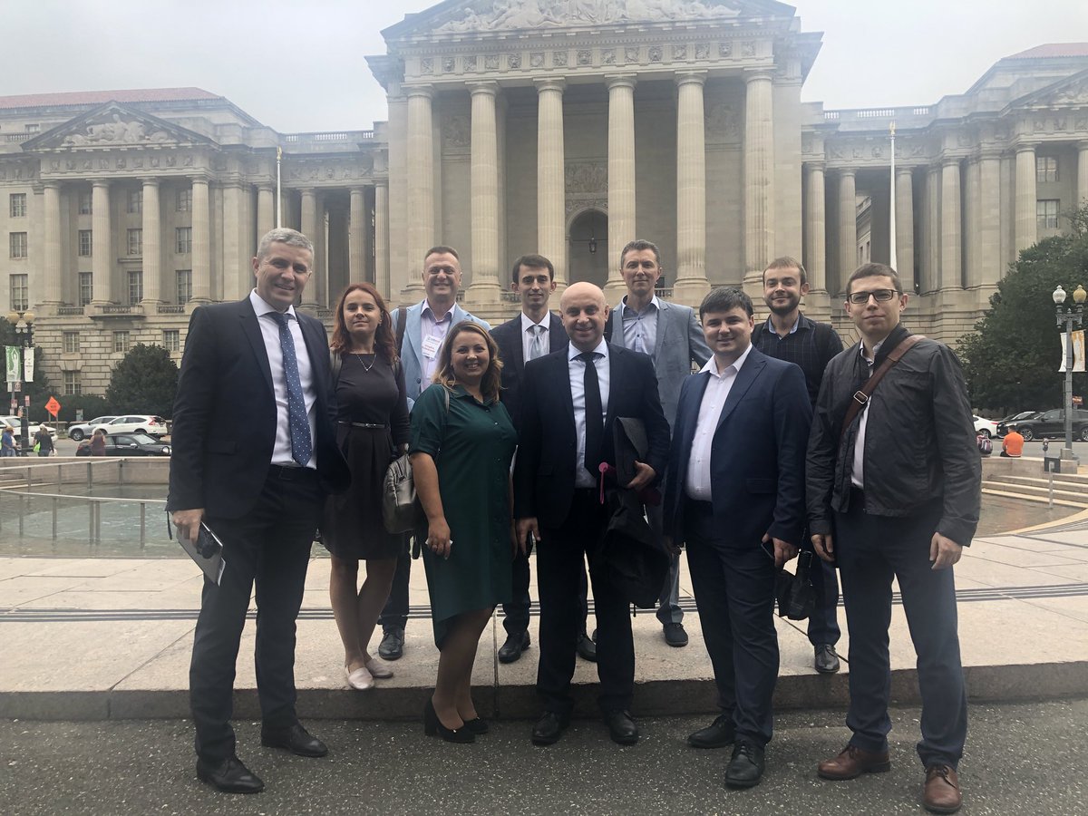ExchangesWTCI's tweet image. Our Ukrainian visitors spent their evening yesterday exploring some of the museums and monuments in D.C. #eGovUKR2018