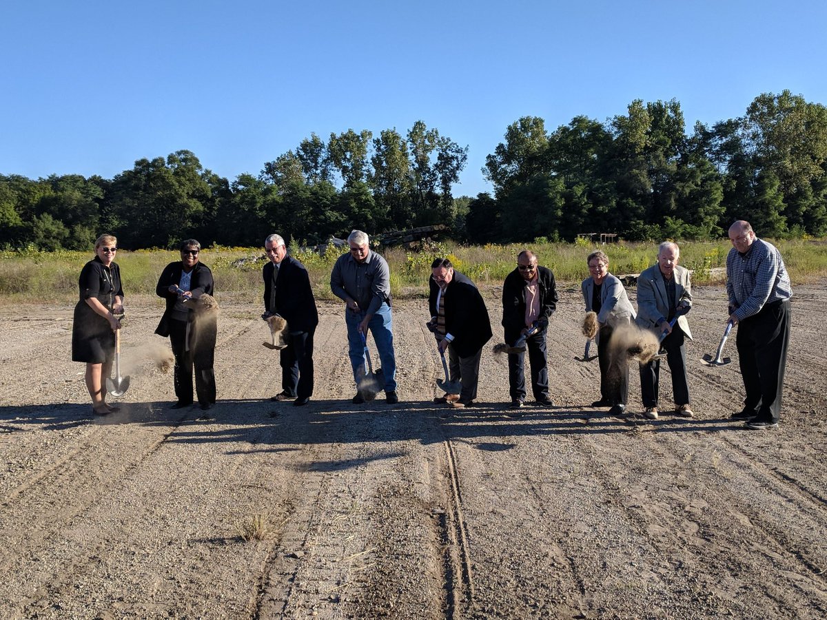 JohnMProos's tweet photo. Today the Cassopolis Family Clinic Network held a #GroundBreaking ceremony for their new clinic in #Niles. This is an exciting addition for the greater Niles area, and I appreciate the leadership & hard work of the board & CEO Mary Middleton to make it happen! #SWMIComeback https://t.co/7gaJBOzPSF