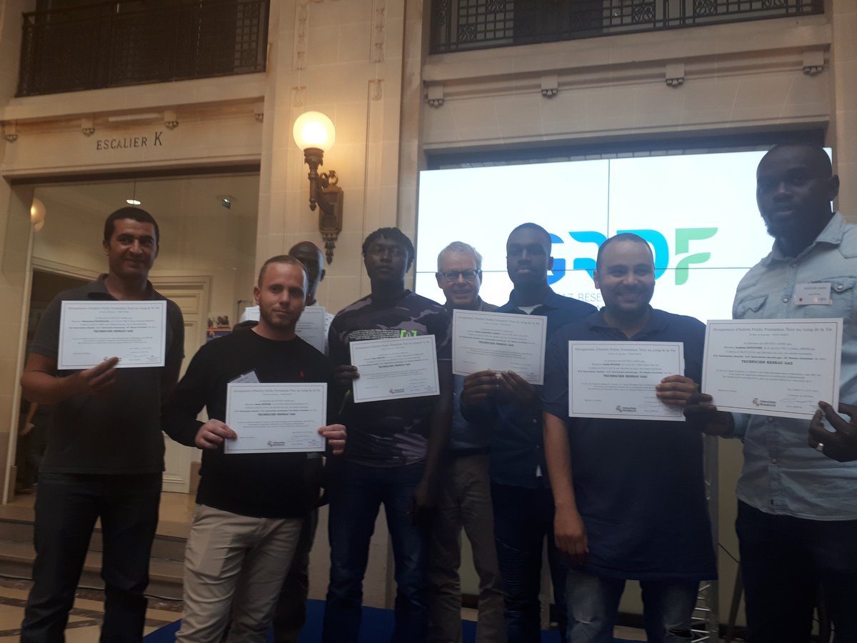 Bravo à Alain, Mohammed Chafik <a href="/ApprentiGRDF/">B</a> Lassana Yoan @YGTigre17 Mamadou <a href="/MTIGRE17/">MTIGRE17</a>   Jason Nathan Dame et Khalil pour leur #diplôme de #TechnicienGaz  #DRIDF #DemarreTaStory
#GRDFIDF #GRDF