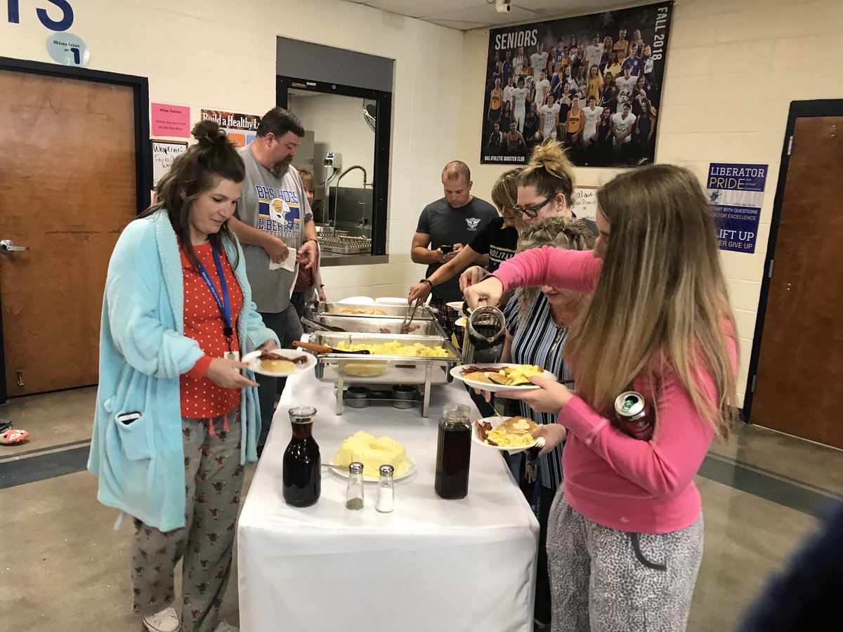 LiberatorsNOW's tweet photo. Big thanks to Dr. Berry and Dr. Wall for breakfast this morning for our teachers and staff! #GoLiberators https://t.co/zEm7evy4dr