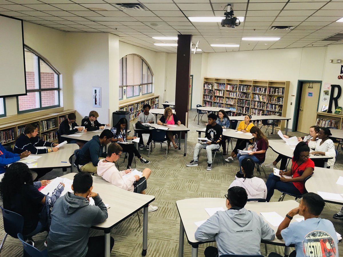 LETTlibrary's tweet photo. Lots of learning happening in the RHS library this morning as our US History students participated in Socratic seminars using our new collaborative tables! @RowlettAVID #GISDlibraries #WICORinaction #LETTlibrary https://t.co/gWhdBbQlfS