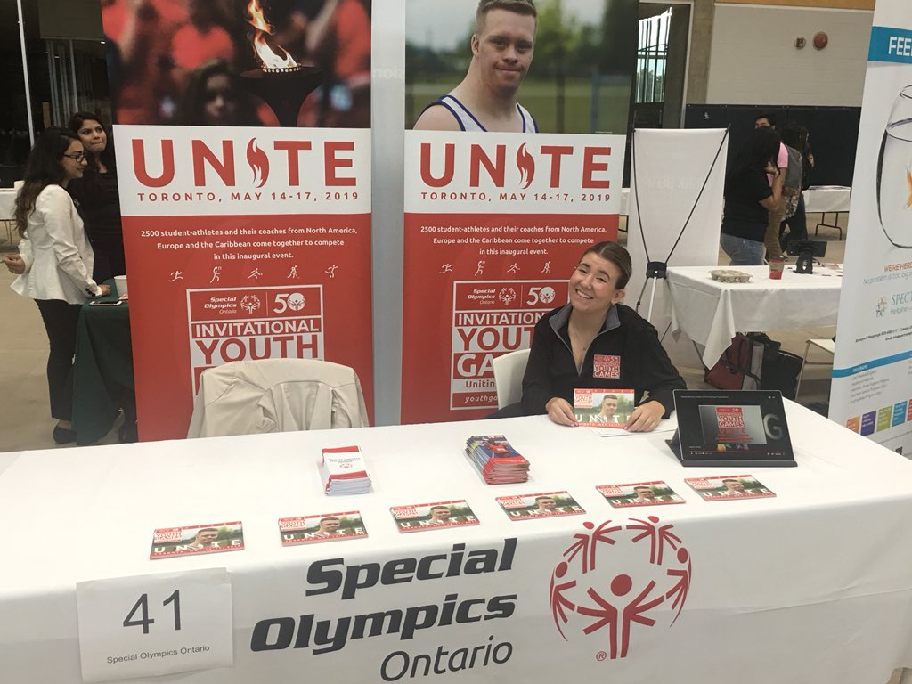 SOOSchoolChamps's tweet photo. Weโre out here @UTMCareerCentre meeting students and young professionals! Stop by table 41 to learn about #YouthGames2019 and how you can be apart of making a difference #GetExperienceUTM https://t.co/wRTyVidNwD