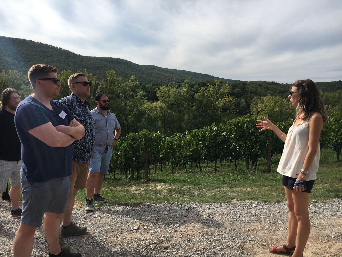 chianticlassico's tweet photo. Finally the group has moved to Le Miccine, here are more pics from the #ChiantiClassico Boot Camp #ccbootcamp #GaioleinChianti #GalloNero @DrinkEatLove https://t.co/nhgrPEPrwL