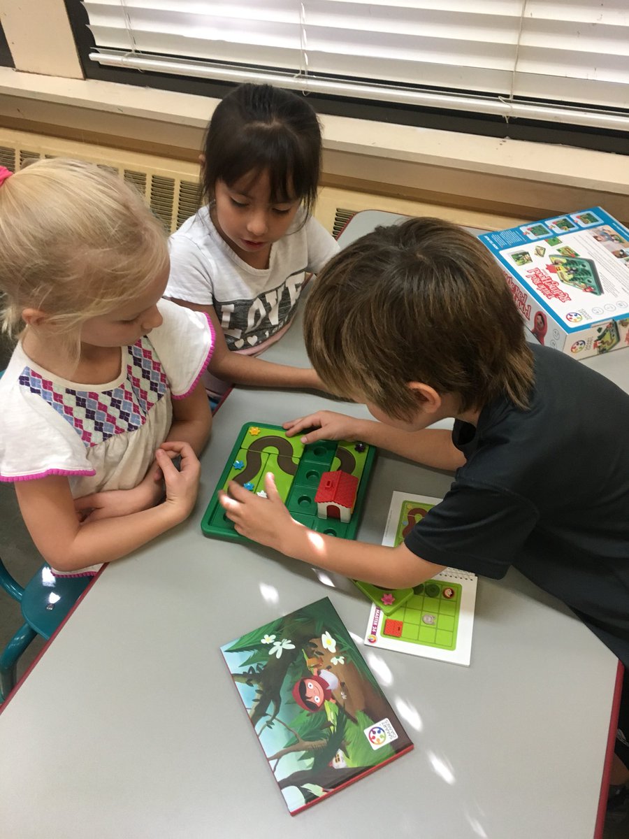 stedwardpk4's tweet image. Let’s help Little Red Riding Hood get to Grandma’s House! #prekstem