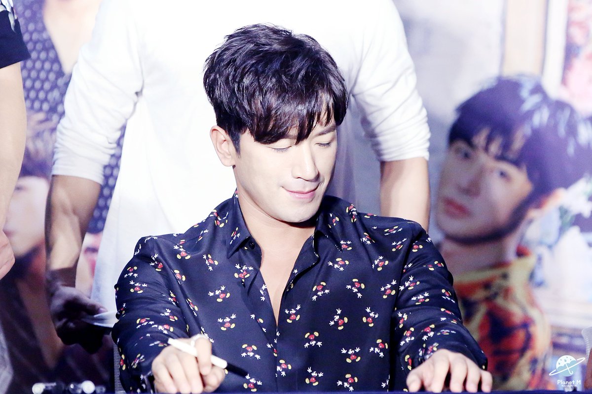 180909 동대문 팬사인회 #신화 #이민우

온도차 무엇😭😭😭😭😭😭