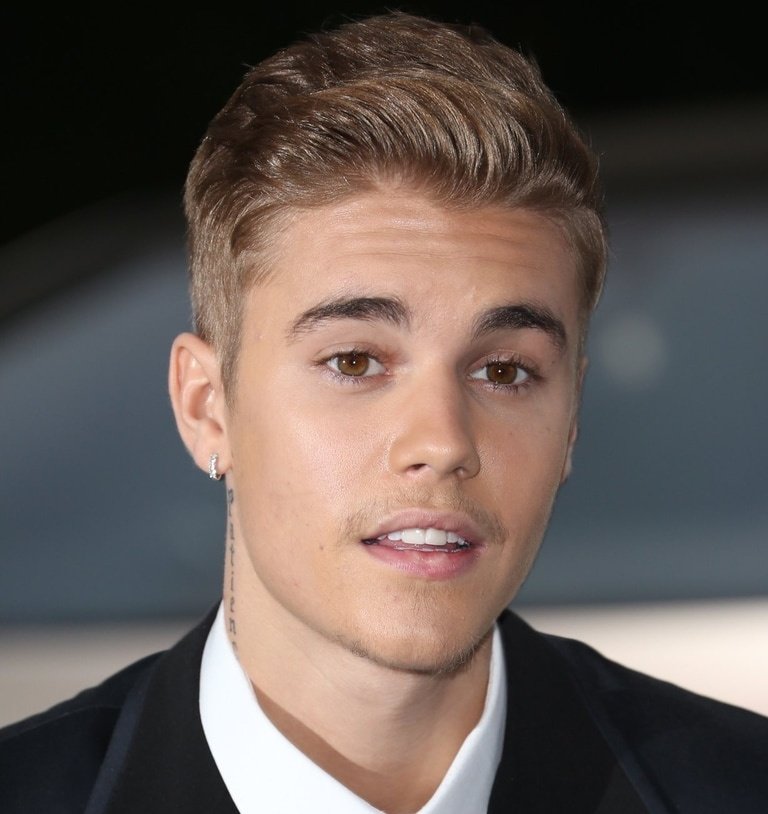 rtvslikebattle's tweet photo. • RT for SHORT HAIR ON JUSTIN
• LIKE for LONG HAIR ON JUSTIN https://t.co/P6xkd2fGhp
