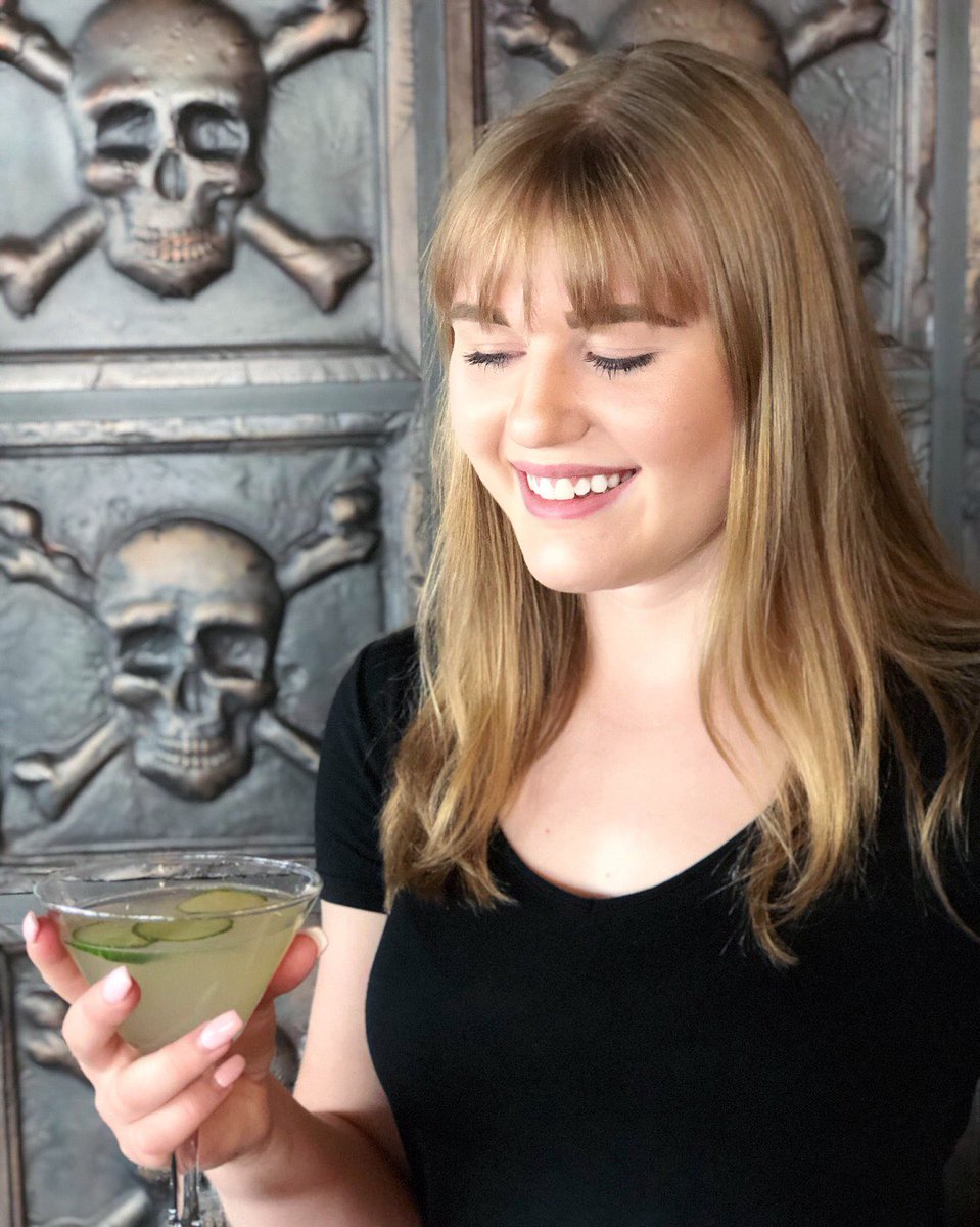 It’s only Wednesday, but it’s already been a long week .. and that’s why we have Martinis on special! Join us for a cold drink and let’s take the edge off the rest of the week! 🍸🤗