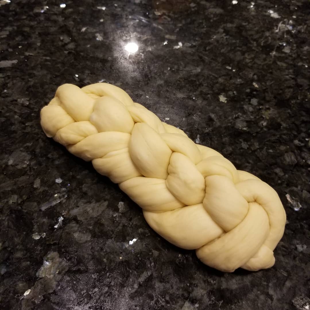 JennPauli's tweet image. I made it myself 😁 #braidedbread