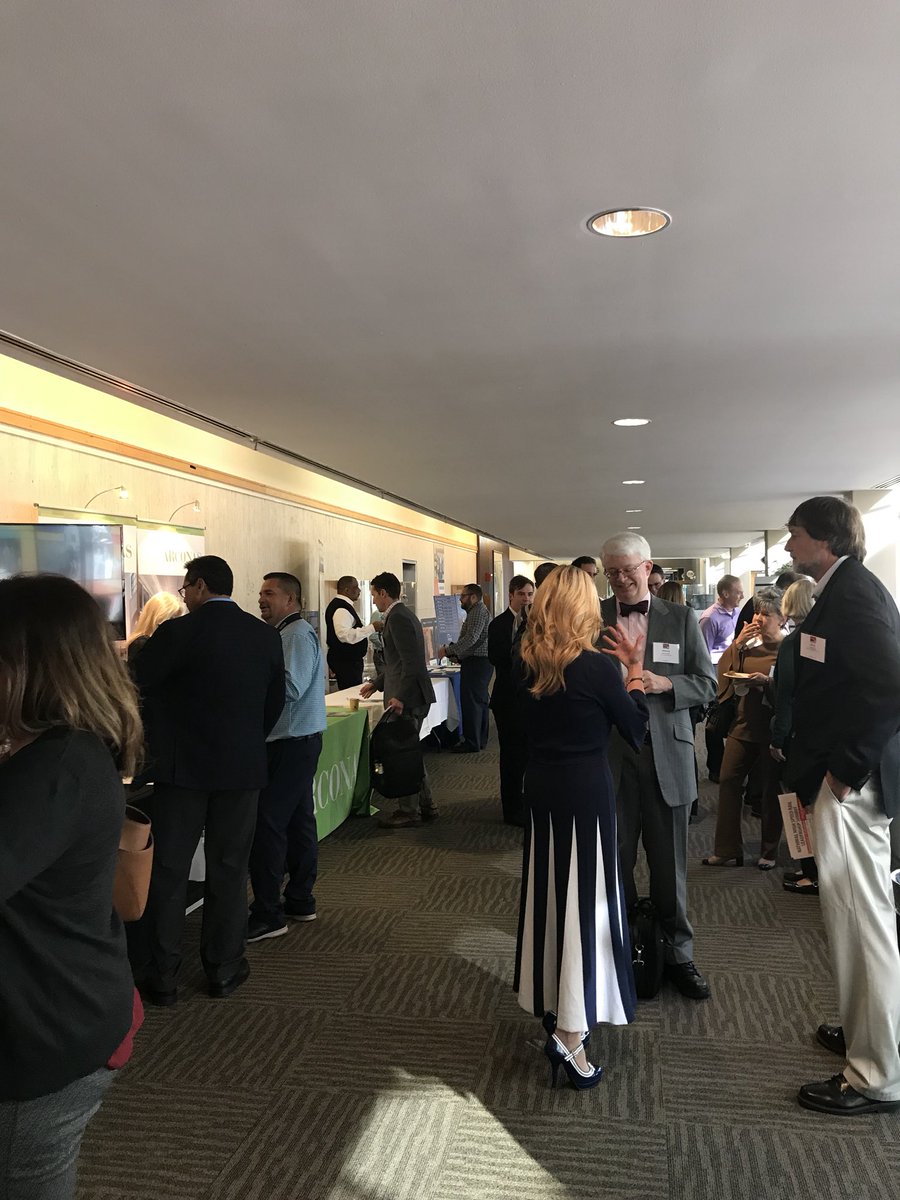MinetaTrans's tweet image. #HSRLS day 2 begins with a networking break with the #HSRmovemakers and enthusiasts mingling and preparing for their presentations. @Siemens @USHSR @CaHSRA @alliedtelesis @Alstom @Renfe @wsp @SVLeadershipGrp