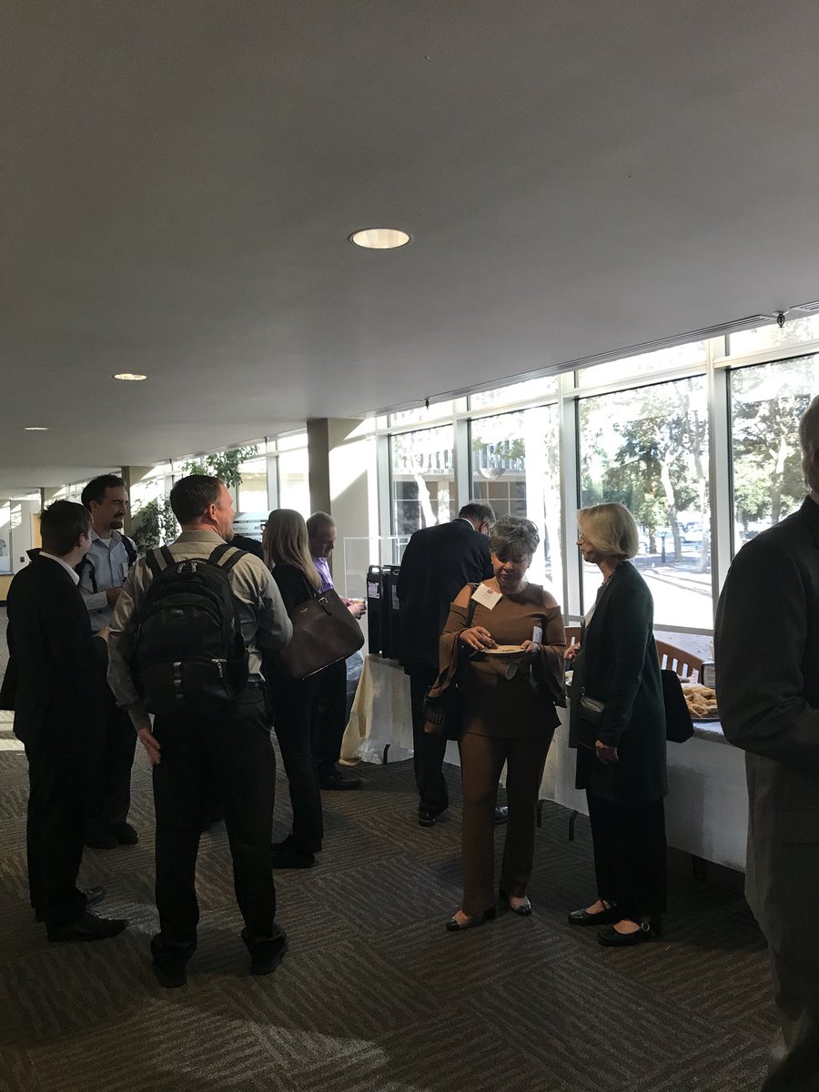 MinetaTrans's tweet image. #HSRLS day 2 begins with a networking break with the #HSRmovemakers and enthusiasts mingling and preparing for their presentations. @Siemens @USHSR @CaHSRA @alliedtelesis @Alstom @Renfe @wsp @SVLeadershipGrp