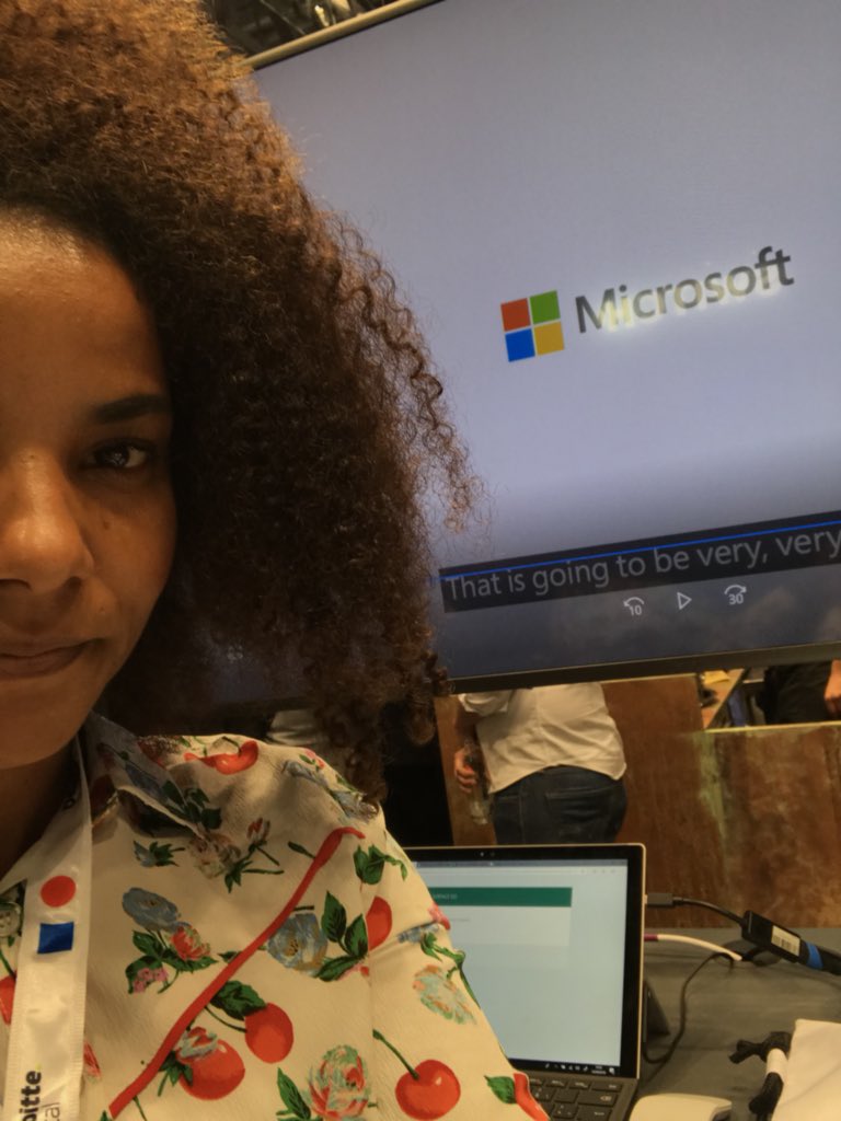 #bingOnTheGo <a href="/BingAdsDe/">@MSFTAdvertisingDE</a> 
Surface- ich will dich 😂