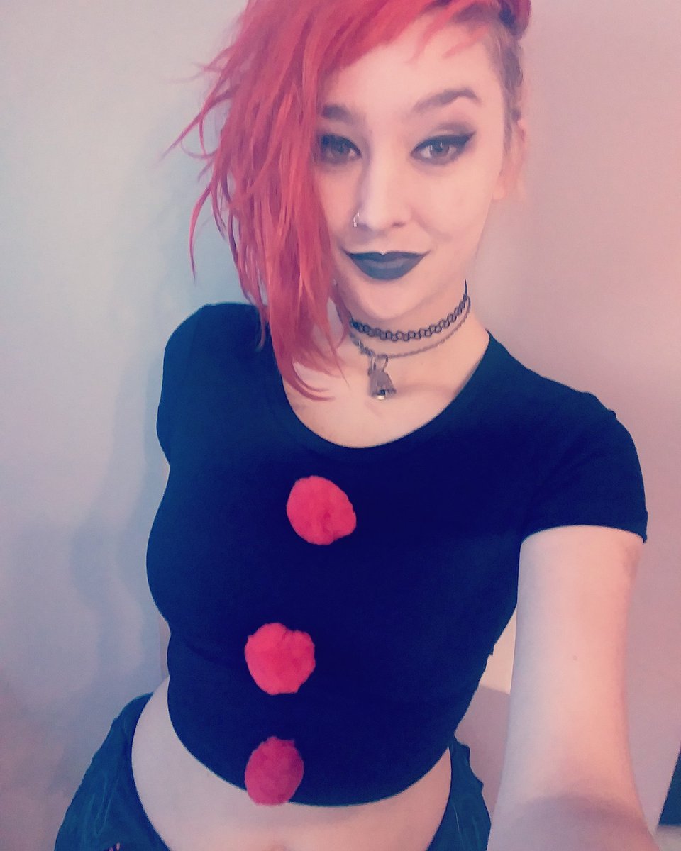PippsyP's tweet photo. Casual Clown 🎈 https://t.co/Ol5rWkfPKZ