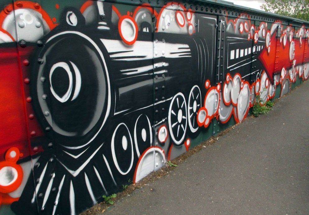 ArtsInTheYard's tweet photo. Train Mural: created with spray paint by #Birmingham based graffiti artist @hoaksergraffiti. Thanks to @networkrail for this one, it's also part of #stechfordinbloom.
#stechfordarttrail #lovestechford #StechfordSteps #StechfordSelfie #TrainMural
@stechfordVNF https://t.co/GU1cDttx2T