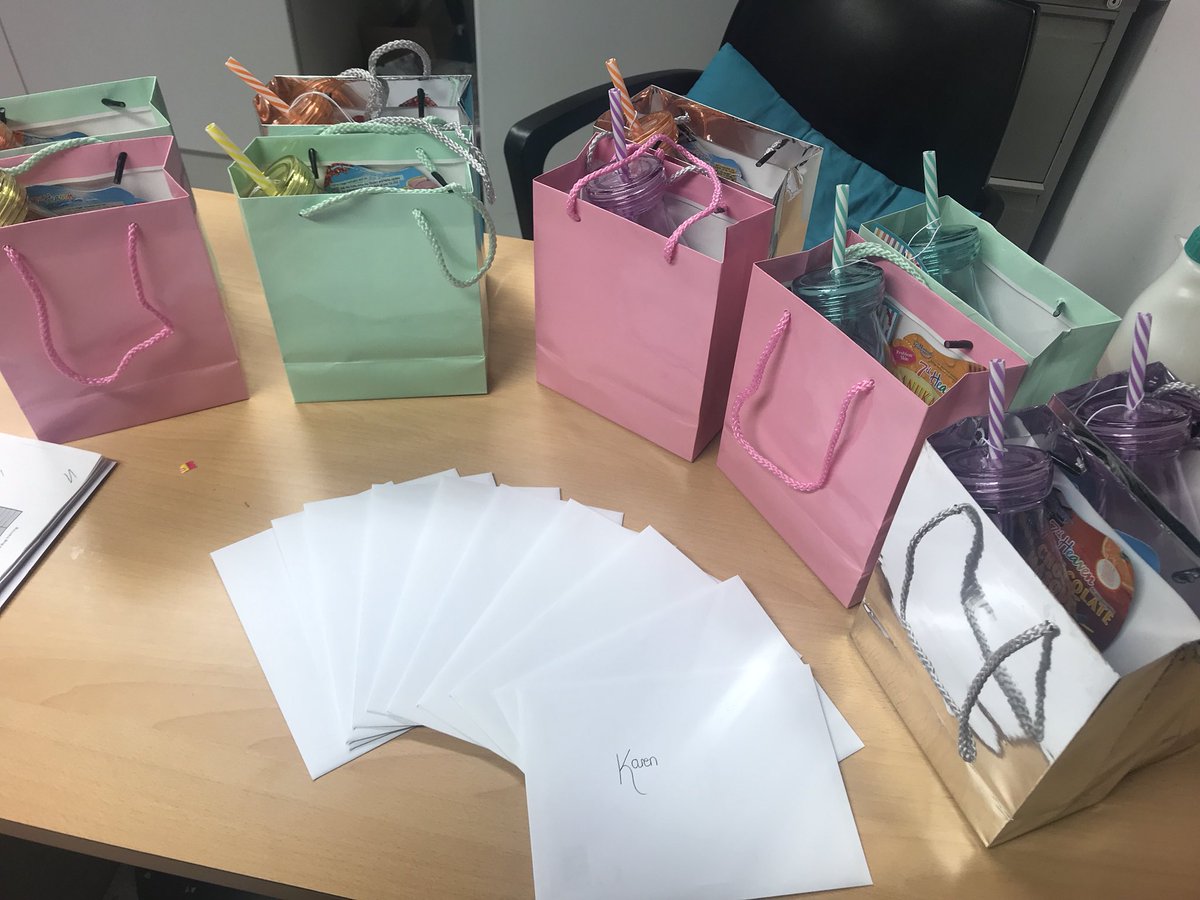 emmap61's tweet image. #DayThree at @pi_dudley #housekeepingappreciationweek ❤️❤️