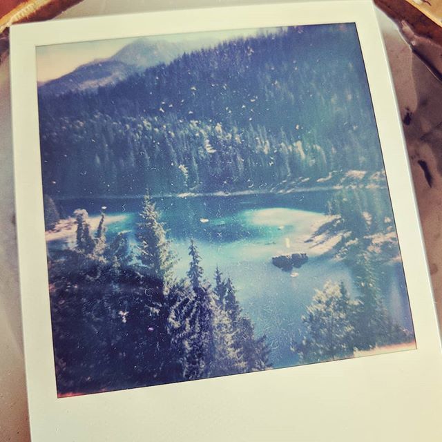 ThePixelist's tweet photo. Lake Caumasee. The aquamarine dream. https://t.co/qBOcc3vh8g