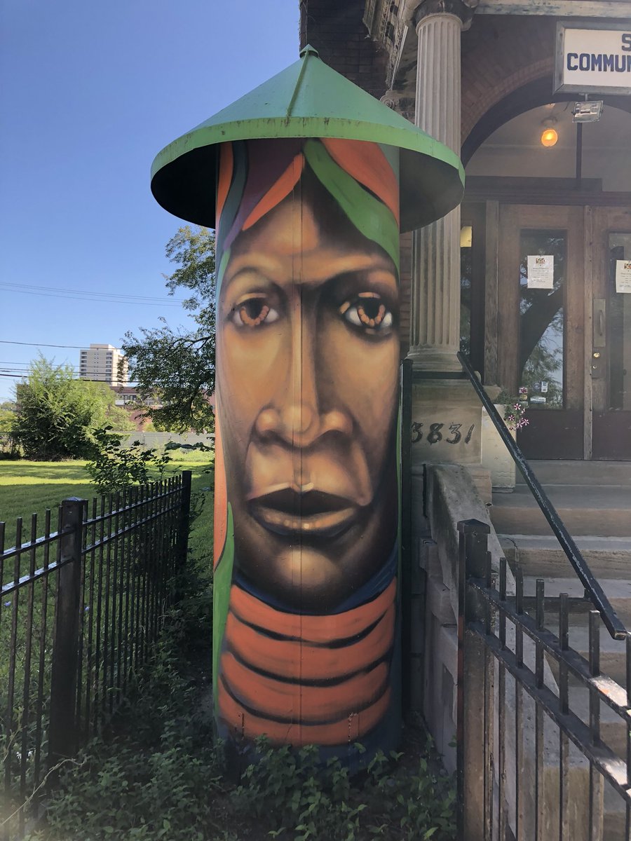 cshepherd's tweet photo. Good morning from South Side Community Art Center. #artreporting https://t.co/1RcqV2C0US