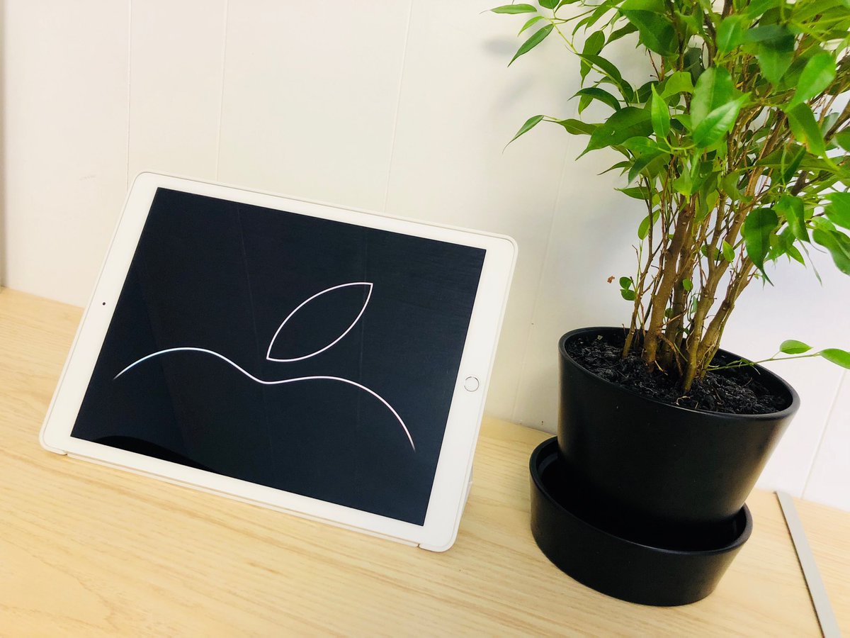 agence_dimobile's tweet photo. Et si on se faisait un petit #keynote2018 @Apple⁩ discrètement 🤫 ? #dimobile #application #reims #iphone https://t.co/RZMpbkLgZW