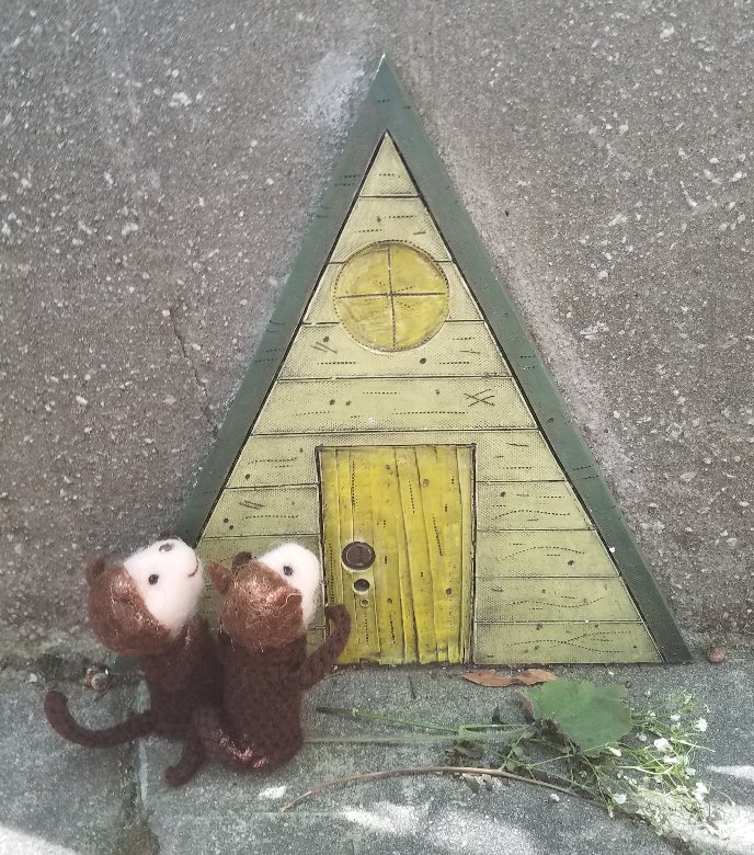LisaLStauffer's tweet photo. #monkeys2 have just discovered @tinydoorsATL and now they want to visit all of them! Here's a cute chalet in @DowntownDecatur 
#TwoByTwo #writerslife https://t.co/3ClpB2BHV2