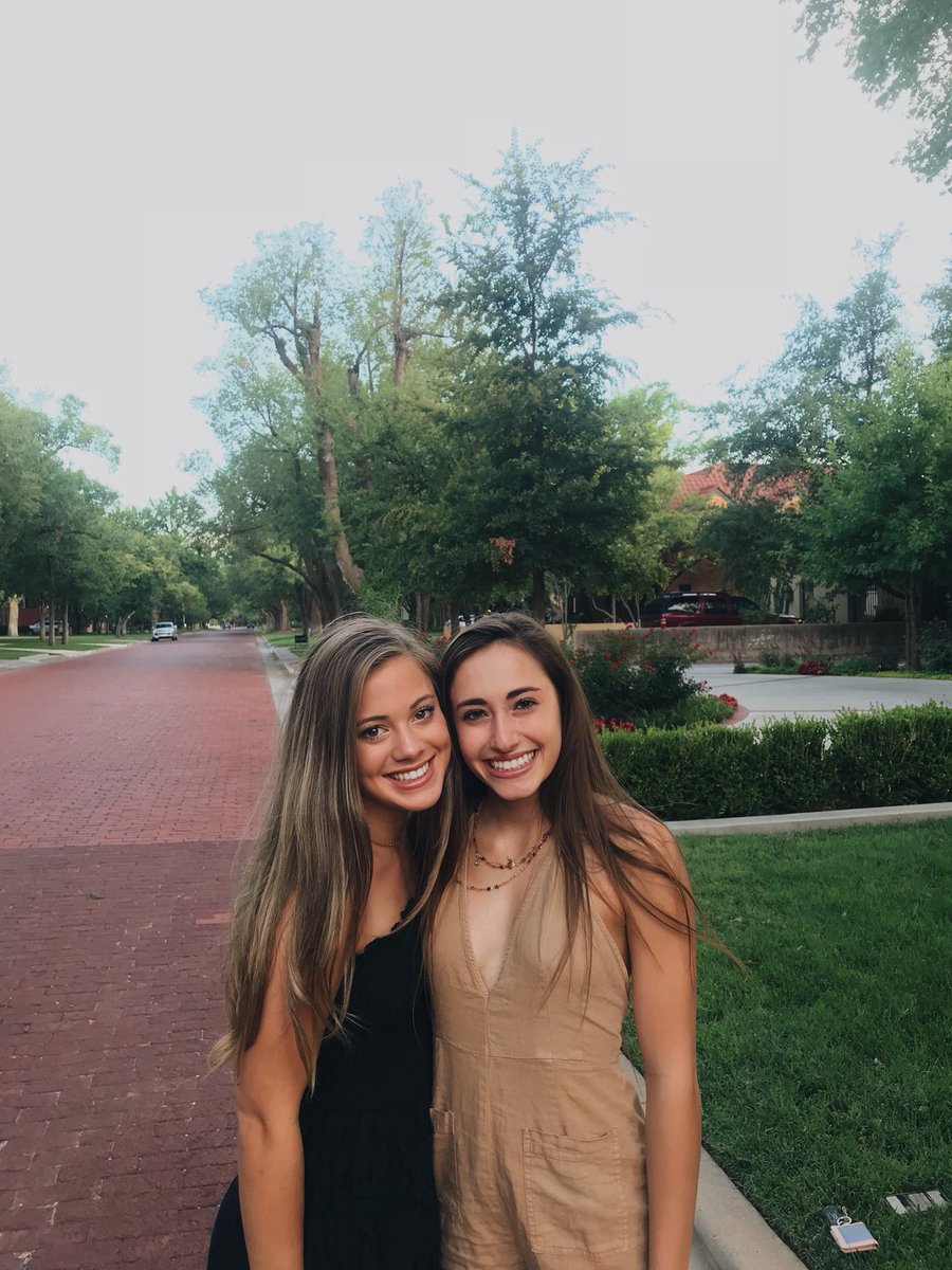 makkennareed's tweet photo. happy bday to this pretty human!!! ily ash @ashjarrous https://t.co/Vqp0VzyYcP