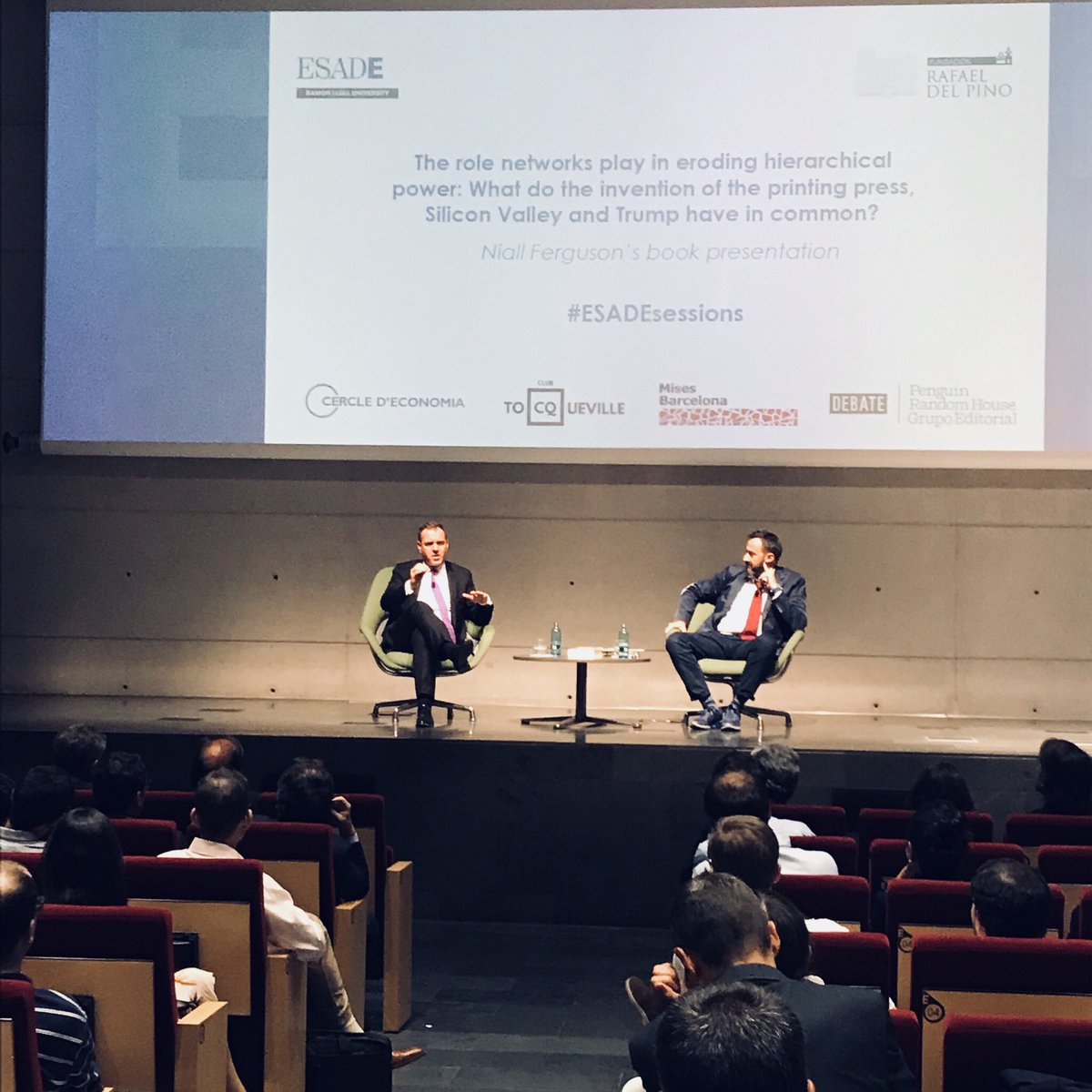JordiMolinaBCN's tweet photo. Learning about social networks and history with @nfergus  at @ESADELawSchool in BCN. 

“Events such as the American Revolution or Enlightment can be better understood through social network analysis.”

#ESADEsessions https://t.co/Qy76DUj2Ny