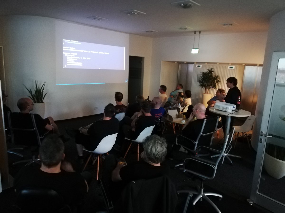 Baratock's tweet image. Full House at @SOLYP  #Hackerkegeln