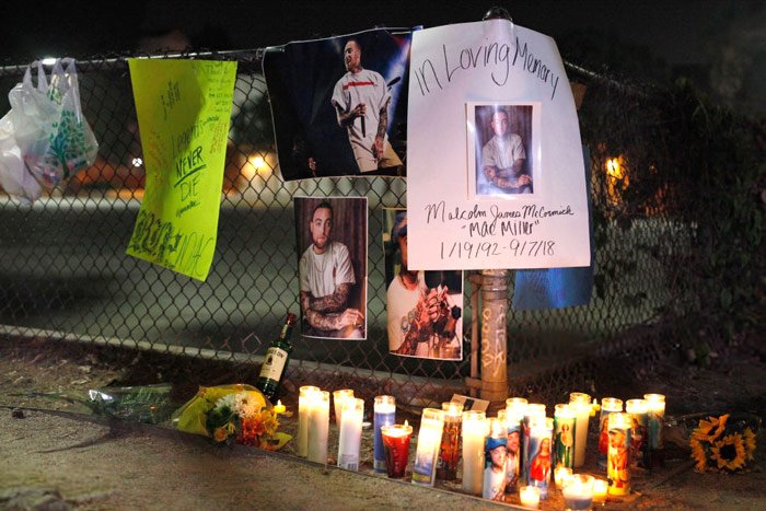 RapUp's tweet photo. Thousands of fans gathered to honor Mac Miller at a hometown vigil 🙏 https://t.co/0I16iVmDym https://t.co/WdXt4Rb5F9