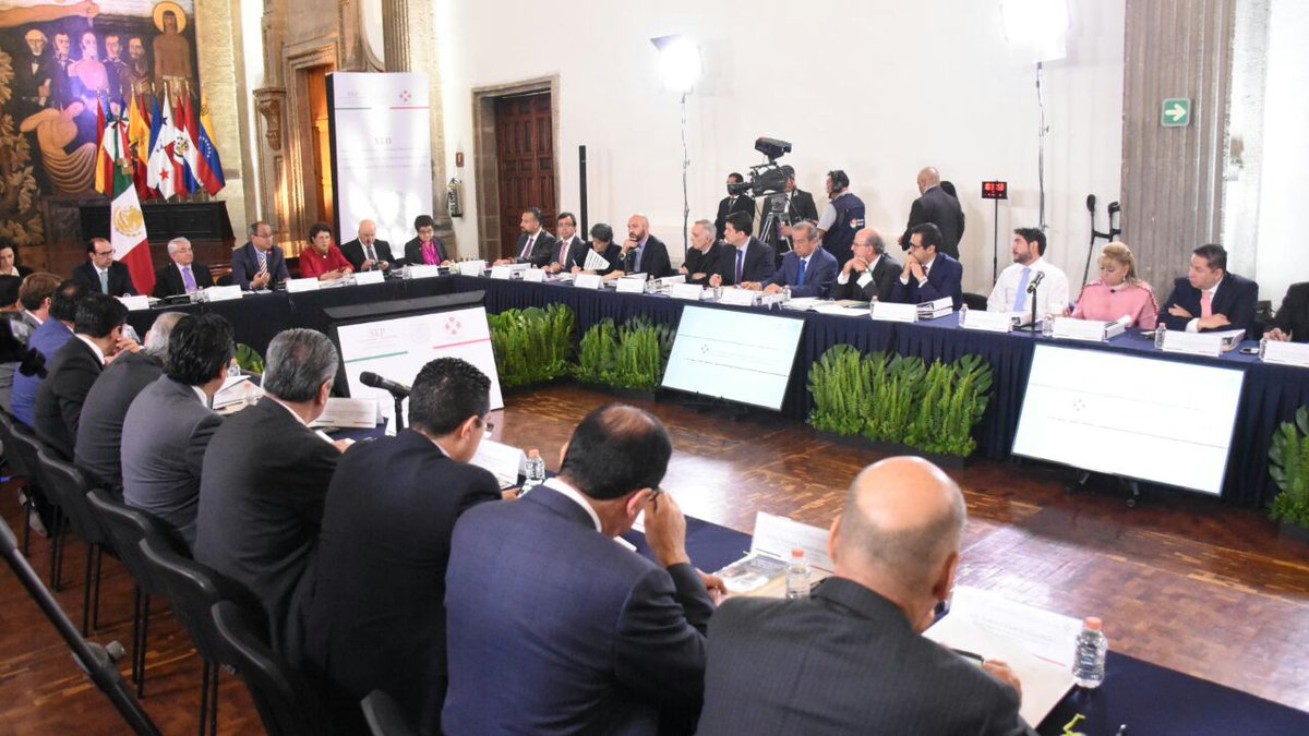 AngelSolisCar's tweet photo. Con gran interés participo en la “XLII Reunión Nacional Plenaria Ordinaria del Consejo Nacional de Autoridades Educativas (CONAEDU)”, presidida por el Lic. @Otto2025, Secretario de Educación Pública.
Abordamos temas claves en torno al buen desempeño del Ciclo Escolar 2018-2019. https://t.co/fWTBuUsGPU